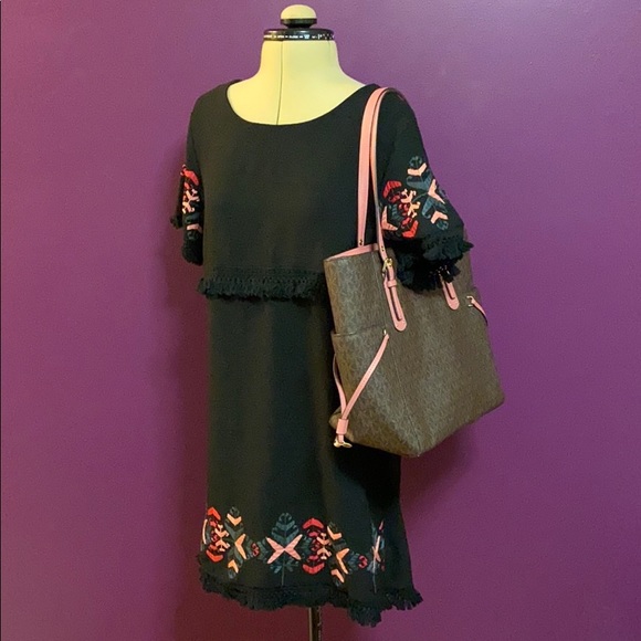 Design Lab Lord and Taylor black dress with flare - Picture 5 of 7